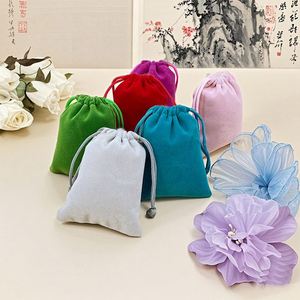 Pochette en velours flanelle personnalisée de luxe avec cordon de serrage pour parfum, huiles essentielles, mascara, emballage de bijoux avec logo personnalisé - Product Image 2