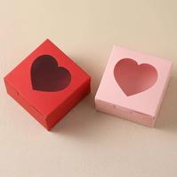 Boîte cadeau personnalisée en carton à thème cœur avec fenêtre, emballage portable pour mariage