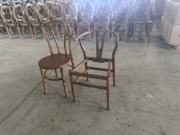 Chaise en plastique empilable élégante pour hôtel, événement, fête, salle à manger, style bois courbé, vente en gros