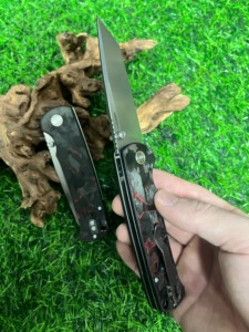 Coltello affilato a lama tante personalizzato con pollice pugnalata rosso-nero in fibra di carbonio manico di sopravvivenza EDC D2 coltello tascabile con Clip - Product Image 4
