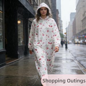 Imperméable 100% étanche et coupe-vent pour adultes, en plastique imprimé, pour les jours de pluie - Product Image 2