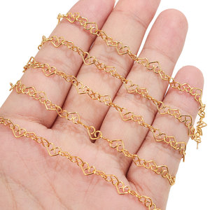 Cadena de Eslabones en Forma de Corazón al por Mayor por Metros para Joyería |   Acero Inoxidable Chapado en Oro PVD de 18K |   Impermeable, Hipoalergénico y Resistente a la Decoloración - Product Image 2