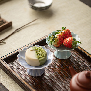 จานเซรามิกทรงดอกไม้ขาสูงสำหรับเสิร์ฟของหวาน ผลไม้ หรือชาในงานแต่งงาน - Product Image 4