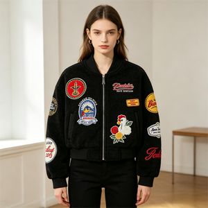 <span class=keywords><strong>Giacca</strong></span> Bomber <span class=keywords><strong>Nera</strong></span> in Pile Sherpa da Donna con Patch Ricamate Multiple, Streetwear Primaverile con Fodera in Cotone Ultra-morbido - Product Image 4