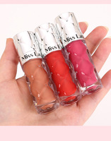 Gloss à lèvres six couleurs effet repulpant hydratant fini brillant longue tenue laiteux