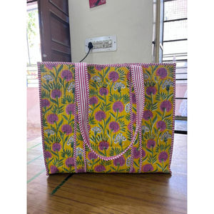 Bolso Tote Acolchado de Algodón con Estampado a Mano, Bolso de Hombro para Compras, Bolso Tote Geométrico Multicolor con Forro de Algodón Floral Jaal - Product Image 1