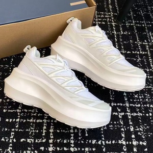 Chaussures décontractées blanches à semelle épaisse de créateur - Chaussures de sport respirantes à lacets avec protection des orteils et semelle épaisse - Product Image 5