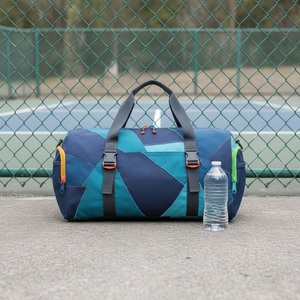 กระเป๋าใส่ไม้พาย Pickleball Geo-Panel แบบมีช่องระบายอากาศสำหรับรองเท้า ใส่ไม้พายได้ 2 อัน + รองเท้า  พร้อมช่องใส่รองเท้าแบบมีช่องระบายอากาศ  วัสดุผสม  โลโก้สั่งทำได้  ขายส่ง - Product Image 3