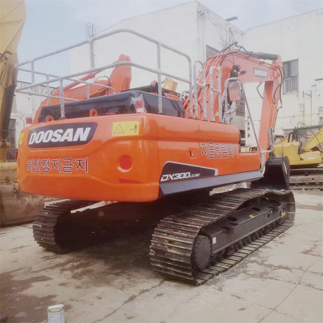 Used Doosan Dx300 Excavator 30 Ton 2023 Model 240 Hours 151KW Engine Motor Pump Korea