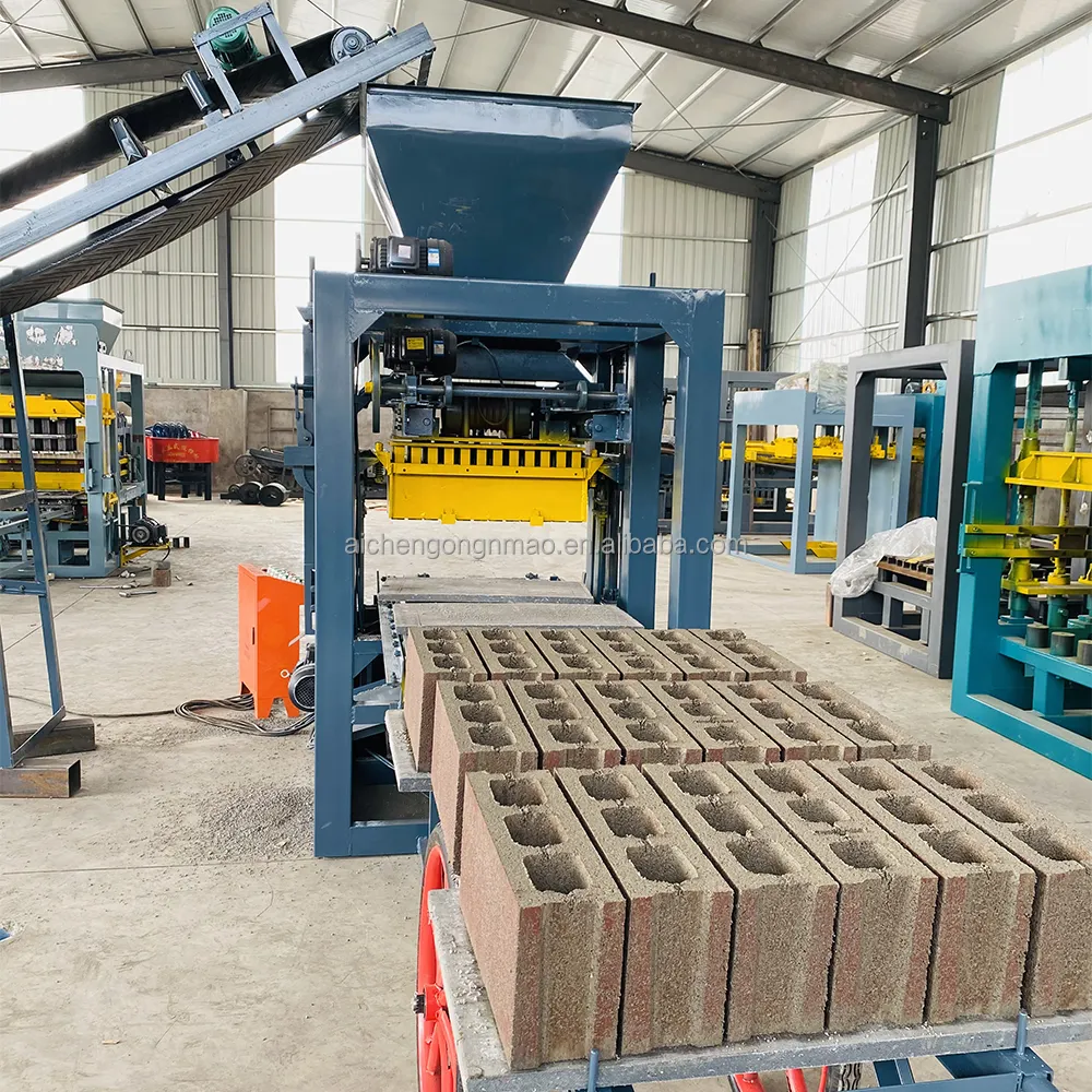 Aichen QT4-24 beton blok üretim makinesi