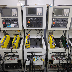 Sistema de Entrenamiento de Alto Rendimiento oi-md FANUC de 4 Ejes con Motores y Amplificadores para Uso Educativo - Product Image 1