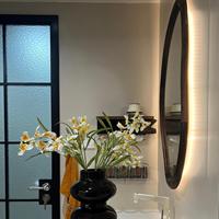 Miroir de salle de bain LED rétroéclairé encadré à commande tactile dimmable pour les espaces communs d'hôtellerie