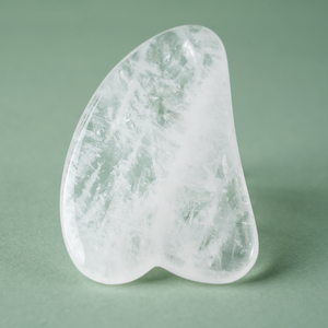 Usine TGS GEMS Vente en gros Cristal <span class=keywords><strong>de</strong></span> quartz clair sculpté en forme <span class=keywords><strong>de</strong></span> cœur Gua Sha 8*5 cm Outil <span class=keywords><strong>de</strong></span> massage par <span class=keywords><strong>grattage</strong></span> du visage - Product Image 6