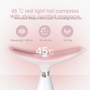 Masseur facial et cervical rechargeable au design élégant avec thérapie par la lumière, fonction chauffante et vibrante pour raffermir la peau - Product Image 3