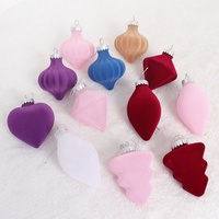 Boule décorative de Noël faite à la main, en plastique, peinte et floquée, pour suspendre à l'arbre de Noël, fournitures de fête, vente chaude transfrontalière