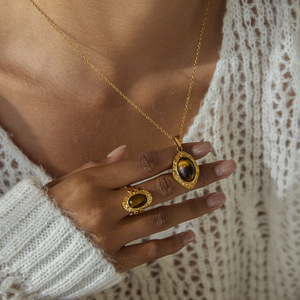 Collar con Colgante de Moda, Piedra de Ojo de Tigre Ovalada con Engaste en Bisel, Acero Inoxidable, Joyería para Mujer, Accesorio de Regalo - Product Image 3