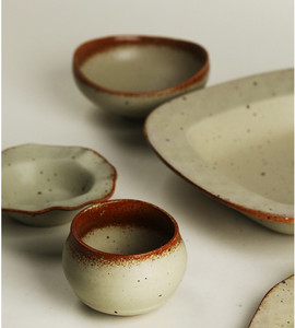 Juego de vajilla de cerámica vintage, platos y cuencos irregulares rústicos para restaurante - Product Image 5