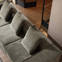 Canapé sectionnel moderne en tissu, trois places, design modulaire, style minimaliste, mobilier de salon, gris, accoudoir droit, dossier lâche
