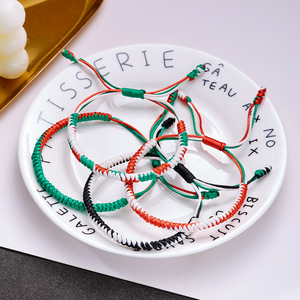 <span class=keywords><strong>Support</strong></span> fait main Palestine Keffieh <span class=keywords><strong>Bracelet</strong></span> fait main Design arabe arabe noir vert cordon rouge <span class=keywords><strong>Bracelet</strong></span> palestinien tissé à la main - Product Image 6