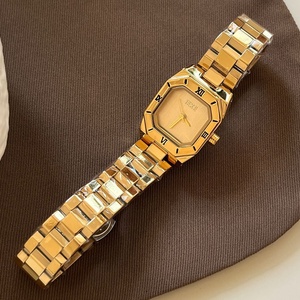 Montre-bracelet carrée de luxe pour femme, design simple, haut de gamme, polyvalente et tendance, pour un usage quotidien - Product Image 5