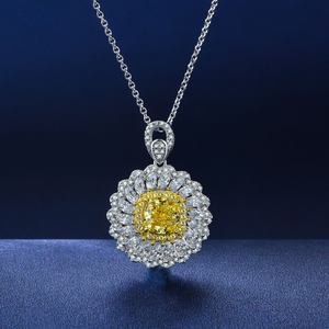 Pendentif en Zircon Cubique Synthétique Jaune 7x7mm Plaqué Or et Argent, Bijou Fantaisie Effet Glacé - Product Image 5