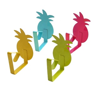 4pcs <span class=keywords><strong>pince</strong></span> à <span class=keywords><strong>nappe</strong></span> en métal en forme d'ananas en forme de cygne coloré - Product Image 1