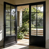 Porte battante en verre en alliage d'aluminium au design français personnalisé avec charnières en acier inoxydable et plaque de protection en acier pour usage scolaire et en entrepôt