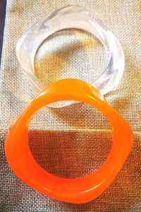 Brazaletes de Resina Elegantes para Mujer con Diseño Ligero y Duradero, Patrones Coloridos, Perfectos para Uso Diario y Fiestas - Product Image 5