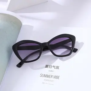 2024 individuelle Damen-Sonnenbrille Katzenauge-Rahmen UV400 einfarbige Brille Fabrik Trend-Sonnenbrille Genre