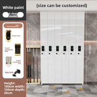 Meuble de billard sur mesure avec rangements pour queues et bâtons, serrure à combinaison à commande tactile, vitrine exclusive