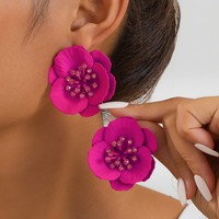 Anting-anting bunga berlian imitasi wanita trendi baru anting-anting bunga empat kelopak Vintage berlebihan warna-warni