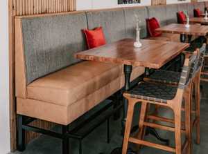 Banquette en cuir double style rétro américain et européen, assise dos à dos, mobilier de restaurant et d'hôtel inspiré des pubs britanniques - Product Image 6