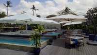 Parasol de patio d'hôtel résistant au vent en aluminium 7m Parasol géant Parasol géant Parasol d'extérieur