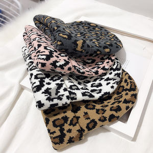 Bonnet d'<span class=keywords><strong>hiver</strong></span> en forme <span class=keywords><strong>de</strong></span> léopard avec logo personnalisé - Product Image 6