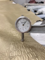 Cuir de vachette véritable de qualité supérieure, grain de crocodile embossé, chaises, canapés et armoires de luxe, accessoires de rembourrage sur mesure
