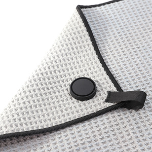 Bán buôn sợi nhỏ Waffle dệt Golf khăn nhanh chóng-khô đồng bằng vuông tùy chỉnh thêu logo với nam châm - Product Image 4