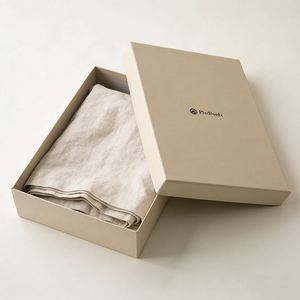 Boîtes rigides en carton ondulé de luxe écologiques recyclables avec lamination brillante, fermeture magnétique, pour chaussettes en fourrure, de la marque CRD Premium - Product Image 3