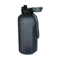 Bouteille d'eau avec ouvre-bouteille à minuterie, bouteilles d'eau en polypropylène transparent sans BPA, bouteille d'eau de 2,2 l avec bec verseur
