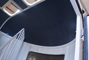 Paardentrailer Paardenfokkerij Transport Op Maat Gemaakte Paardendrijvers Voor 3 Paarden Met Ventilatie Rubberen Vloer - Product Image 3