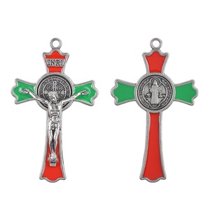 Colgantes de Cruz de Aleación Dorada y Negra de 70x46 mm, Accesorios de San Benito, Amuletos, Crucifijo de Iglesia - Product Image 2