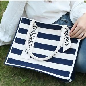 กระเป๋าผ้าใบคอตตอนออร์แกนิกคุณภาพสูงสำหรับเด็กผู้หญิงเข็มขัดโลโก้ตามสั่งอุปกรณ์เสริมสำหรับใส่ผมกระเป๋าของขวัญโปรโมชั่นทรงเรขาคณิต - Product Image 3