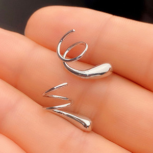 Orecchino a clip liscio a onda geometrica da donna, senza piercing, accessori per feste hip hop - Product Image 4