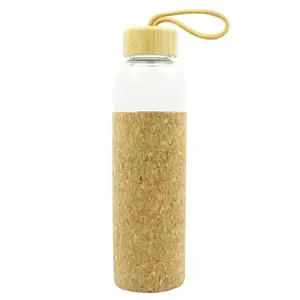 500Ml BPA Free Nắp Tre Thân Thiện Với Môi Cao Borosilicate Chai Nước Thủy Tinh Với Cork Gỗ Tay Áo