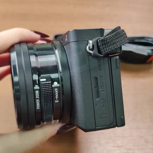 กล้องดิจิตอลมิเรอร์เลส HFT Professional Alpha <span class=keywords><strong>A6600</strong></span> สีดำ + ชุดเลนส์ 16-50 มม. ระบบ APS ถ่ายวิดีโอ 4K/HD ขายส่ง - Product Image 4