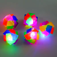 Balle pour chien personnalisée avec logo, luxueuse, sensible aux chocs, avec lumière LED, phosphorescente, texture transparente, jouet pour animaux de compagnie, rebondissante, en TPR
