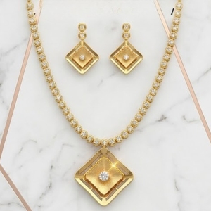 Conjunto de Collar y Pendientes Geométricos de Plata 925 y Oro Italiano - Joyería Fina para Mujer, Regalo de Compromiso y Aniversario - Product Image 1