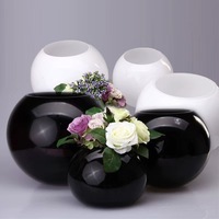Vase en Verre Sphérique Moderne Décontracté, Vase de Table Noir Blanc pour Décoration Douce de Maison, Hall d'Hôtel, Fêtes et Mariages Géométriques Blancs