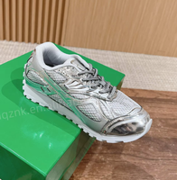 Sneakers de créateur pour femmes et hommes, baskets en mesh et tissu métallique, polyvalentes pour tous les jours, sports de plein air, course à pied.