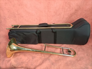 Trombón Tenor en Si Bemol al por Mayor, Cuerpo de Latón Lacado en Oro, Juego Completo de Accesorios, Trombón para Banda Escolar, OEM/ODM - Product Image 4