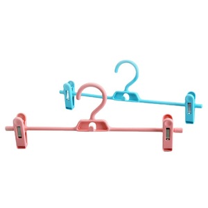 Paquete de 3 clips de plástico creativos, perchero multifuncional para pantalones, colgador de ropa antideslizante para almacenamiento de ropa infantil - Product Image 5